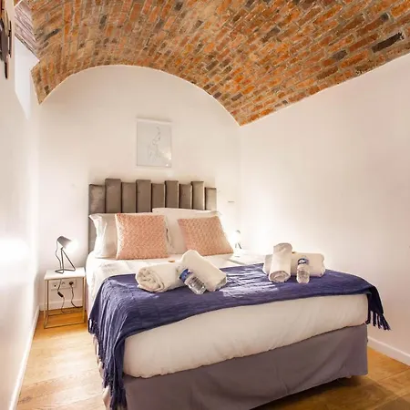 Beautiful House-4br10p- South Pigalle-opera Apartment
